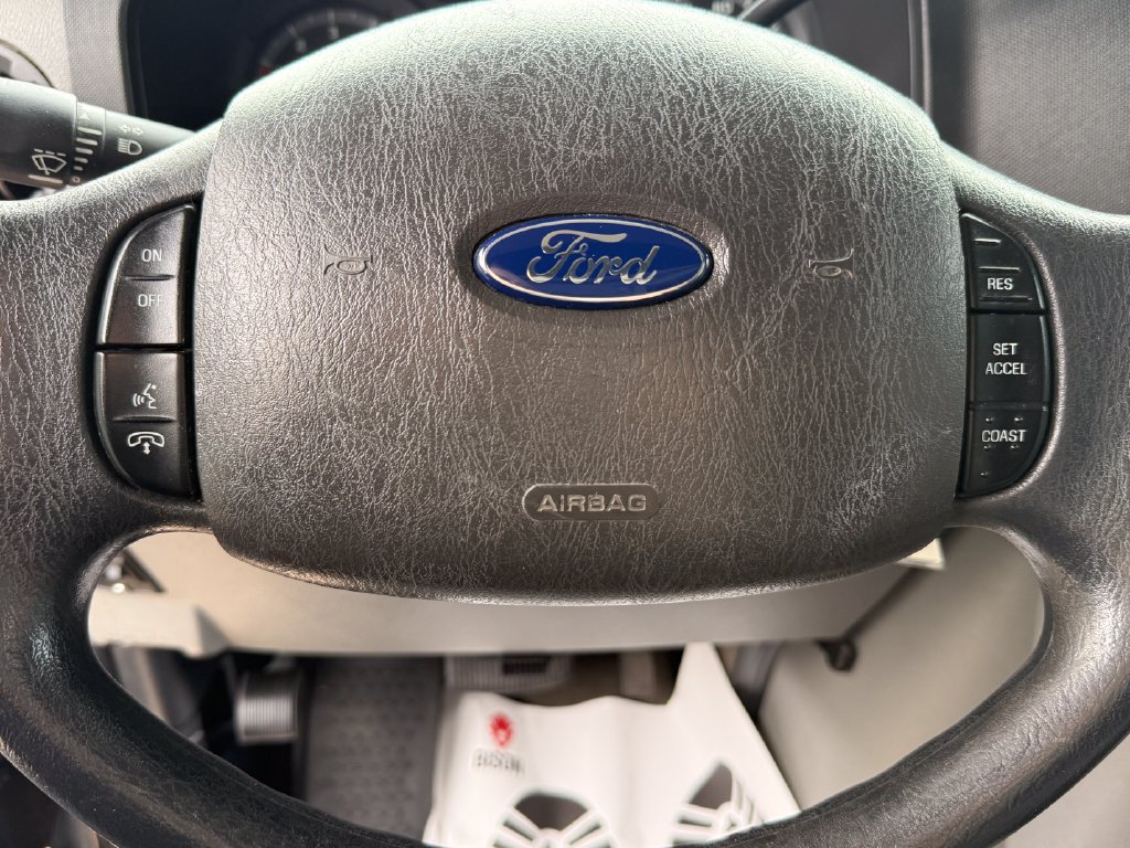 Used 2016 Ford E-450 and Econoline 450 Super Duty RWD image 13