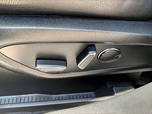 Used 2023 Lincoln Nautilus AWD w/ Premium Package image 33