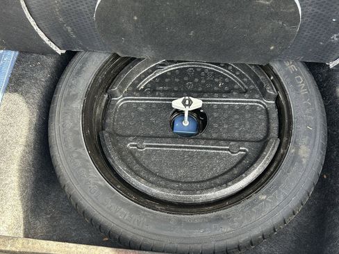 Used 2015 Chrysler 200 C w/ Navigation & Sound Group I image 33