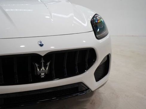 Used 2025 Maserati Grecale Modena image 8