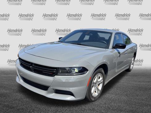 Used 2023 Dodge Charger SXT w/ Cold Weather Package RWD image 10