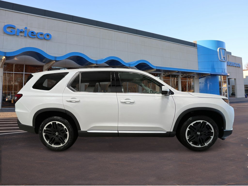 New 2026 Honda Pilot Touring image 8