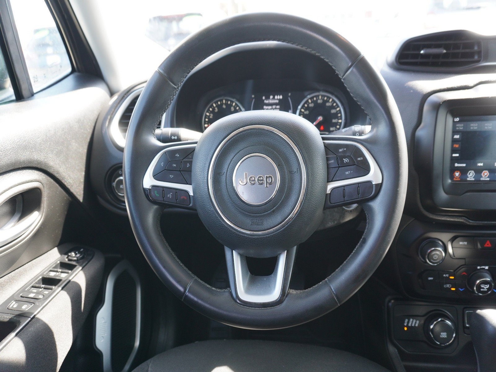 Used 2019 Jeep Renegade Latitude w/ Trailer Tow Group AWD/4WD image 15