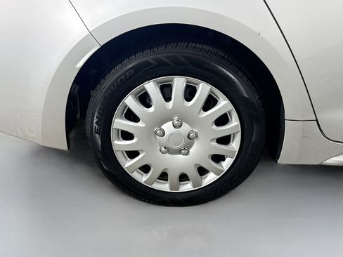 Used 2020 Toyota Corolla LE FWD image 32