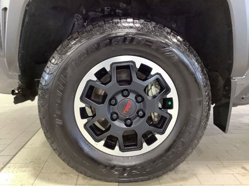 Used 2024 Toyota Tacoma TRD Off-Road image 25