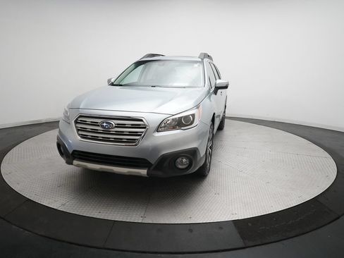Used 2017 Subaru Outback 2.5i Limited AWD/4WD image 12