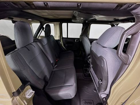 New 2025 Jeep Wrangler Unlimited Rubicon w/ Technology Group image 31