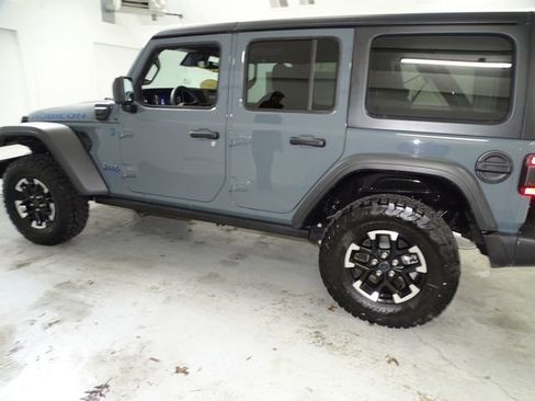 Certified 2025 Jeep Wrangler Unlimited Rubicon 4xe image 16