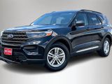 Used 2020 Ford Explorer XLT image 3