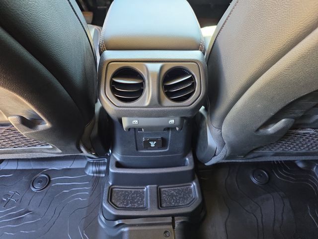 Used 2021 Jeep Wrangler Unlimited Rubicon AWD/4WD image 10