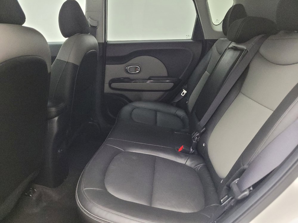 Used 2019 Kia Soul + w/ Primo Package FWD image 18
