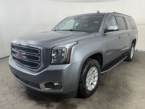 Used 2020 GMC Yukon XL SLT AWD/4WD image 3