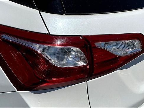 Used 2019 Chevrolet Equinox LT w/ Sun & Navigation Package FWD image 23