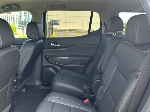 Used 2023 GMC Acadia SLT w/ LPO, Floor Liner Package AWD/4WD image 35