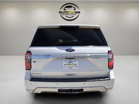 Used 2019 Ford Expedition Max Platinum image 4