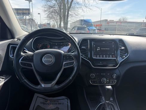 Used 2019 Jeep Cherokee Limited image 17