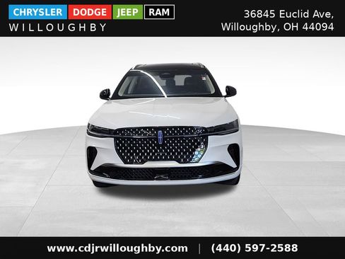 Used 2024 Lincoln Nautilus Reserve w/ Equipment Group 202A AWD/4WD image 2