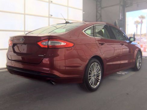 Used 2013 Ford Fusion SE FWD image 4