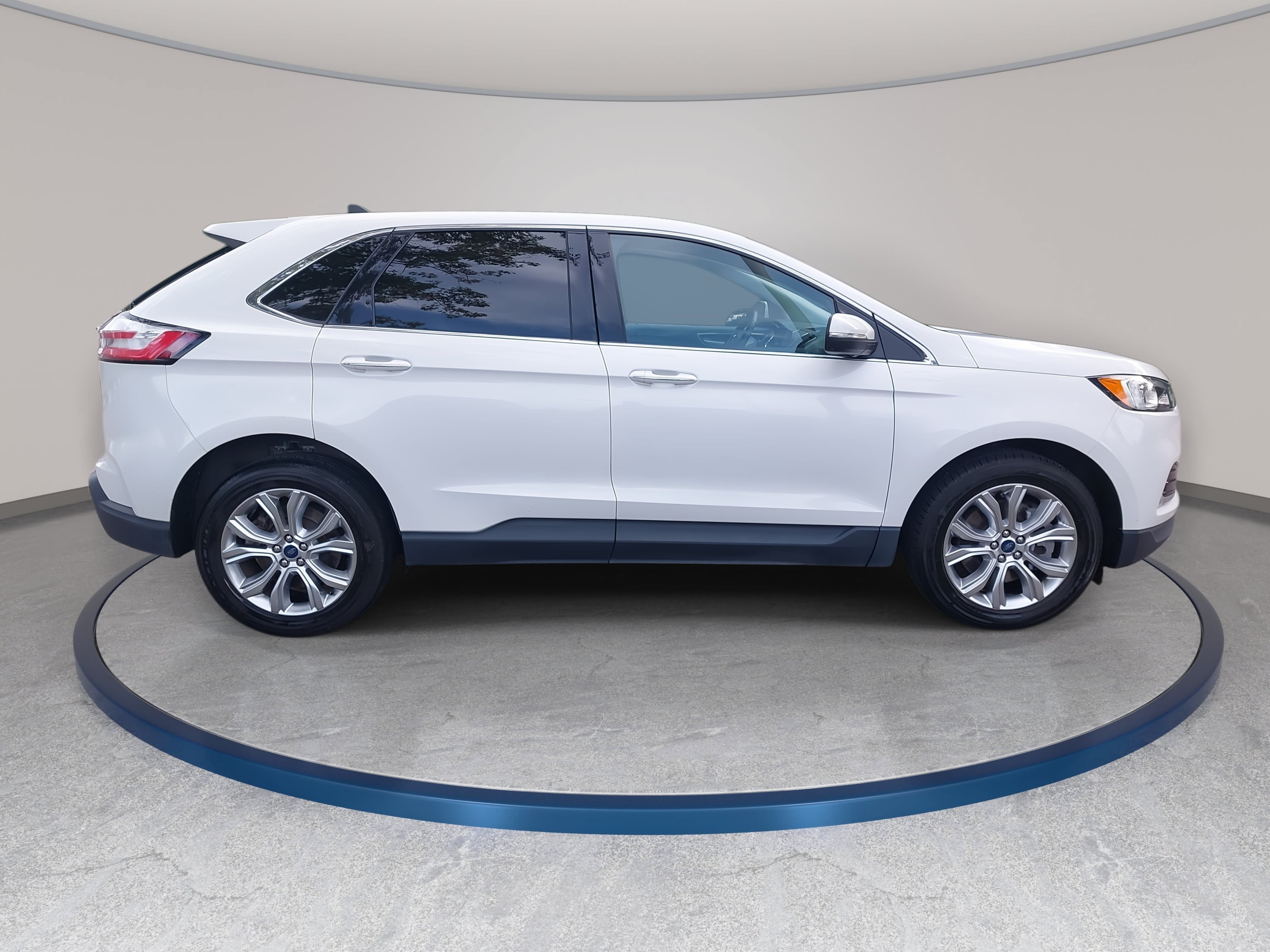 Used 2021 Ford Edge Titanium AWD/4WD image 4