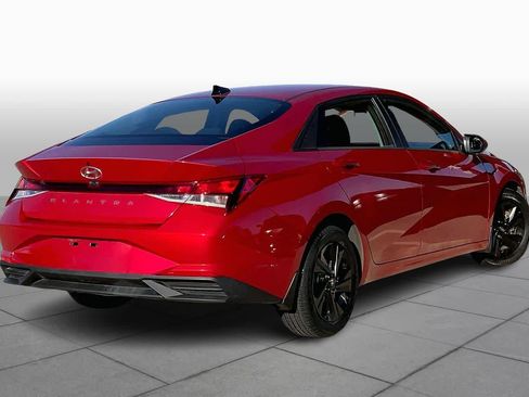 Used 2022 Hyundai Elantra SEL image 13