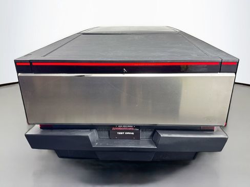 Used 2025 Tesla Cybertruck Cyberbeast AWD/4WD image 6