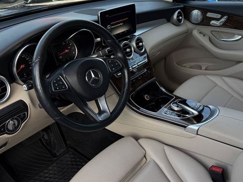 Used 2018 Mercedes-Benz GLC 300 4MATIC image 28