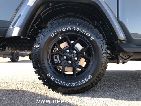 New 2025 Jeep Gladiator Sport image 35