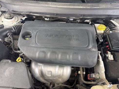 Used 2020 Jeep Cherokee Latitude w/ Cold Weather Group image 21