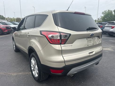 Used 2017 Ford Escape SE FWD image 9