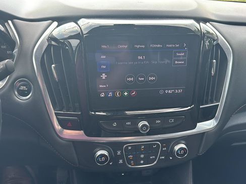Used 2021 Chevrolet Traverse LT AWD/4WD image 13