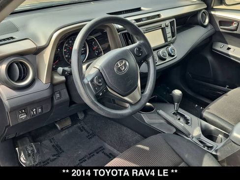 Used 2014 Toyota RAV4 LE AWD/4WD image 2