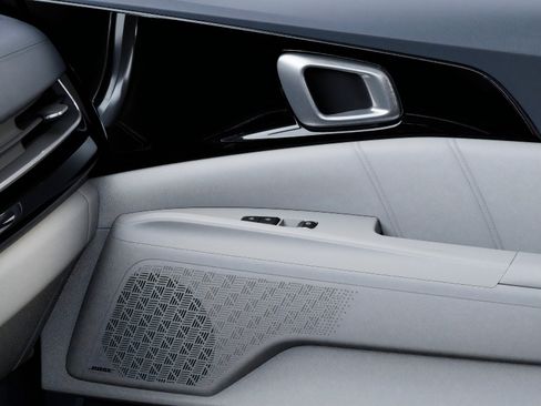 New 2026 Kia Carnival SX Prestige FWD image 25