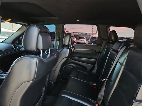 Used 2019 Jeep Grand Cherokee Limited AWD/4WD image 18
