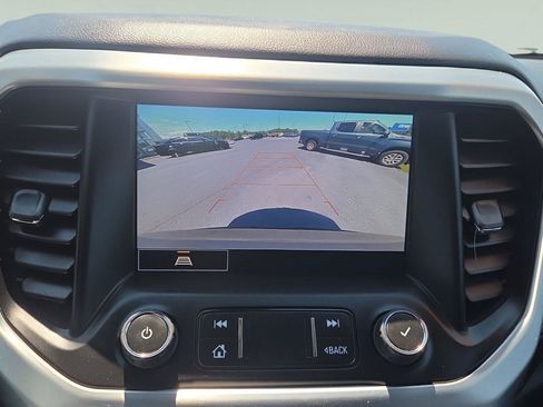 Used 2023 GMC Acadia SLT FWD image 16