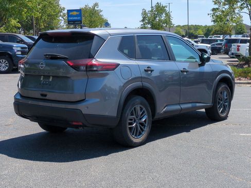 Used 2024 Nissan Rogue S FWD image 10