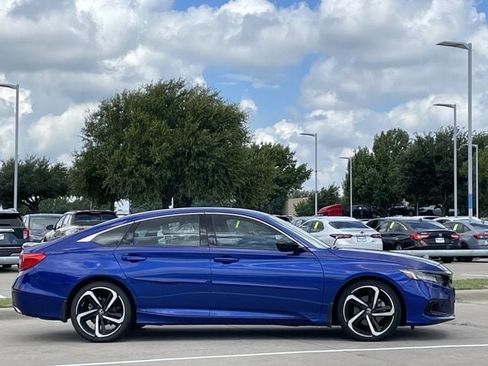 Used 2021 Honda Accord Sport image 3