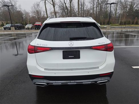 Used 2023 Mercedes-Benz GLC 300 4MATIC image 4