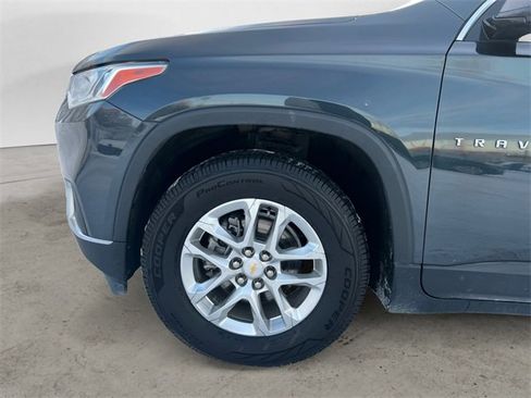 Used 2021 Chevrolet Traverse LT image 14