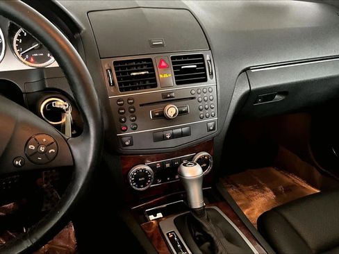 Used 2011 Mercedes-Benz C 300 4MATIC Sedan image 7