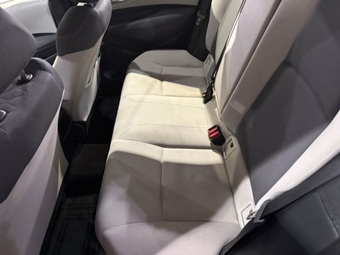 Used 2021 Toyota Corolla LE image 29