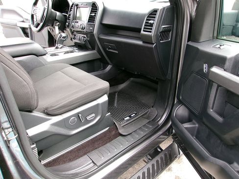Used 2017 Ford F150 XLT w/ Equipment Group 302A Luxury AWD/4WD image 9