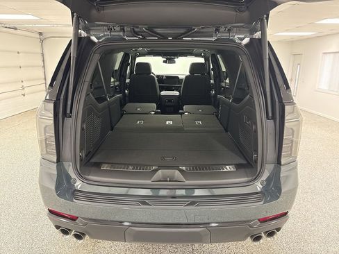 New 2026 Chevrolet Suburban Z71 w/ Comfort Package AWD/4WD image 33