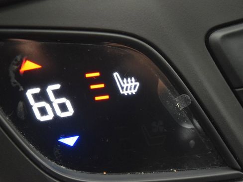 Used 2019 Buick Envision Essence FWD image 31
