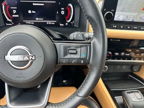 Used 2023 Nissan Rogue Platinum w/ Platinum Premium Package image 46