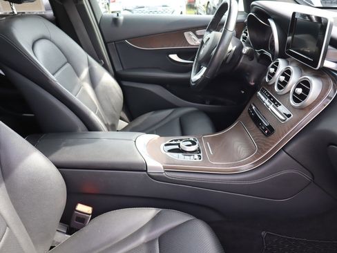 Used 2019 Mercedes-Benz GLC 300 4MATIC image 13