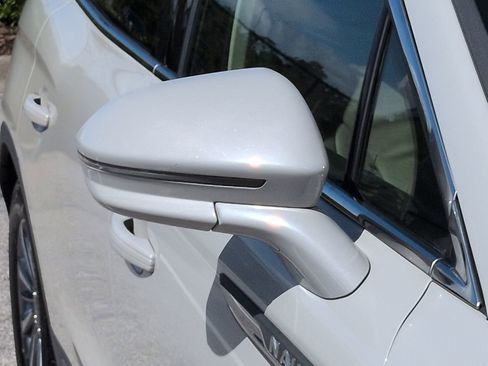 Used 2021 Lincoln Nautilus FWD w/ Equipment Group 101A image 12