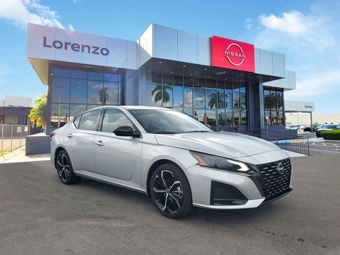 New 2025 Nissan Altima 2.5 SR image 3
