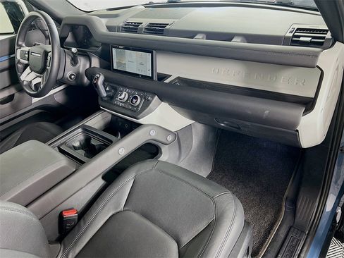 Used 2024 Land Rover Defender 110 S image 31