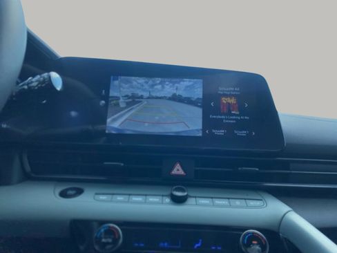 New 2025 Hyundai Elantra Limited image 20