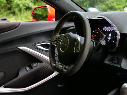 Used 2022 Chevrolet Camaro ZL1 RWD image 27